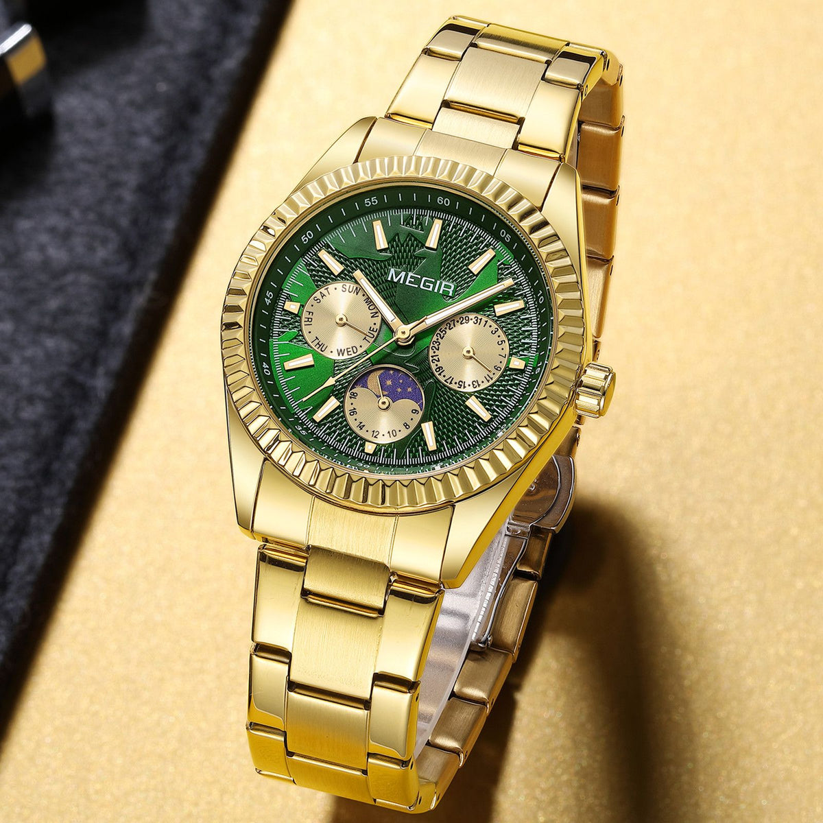 MEGIR Business Men Watch Waterproof Luminous Man Casual Quartz Wristwatch Clock Calendar Week Display Relogio Masculino 1102